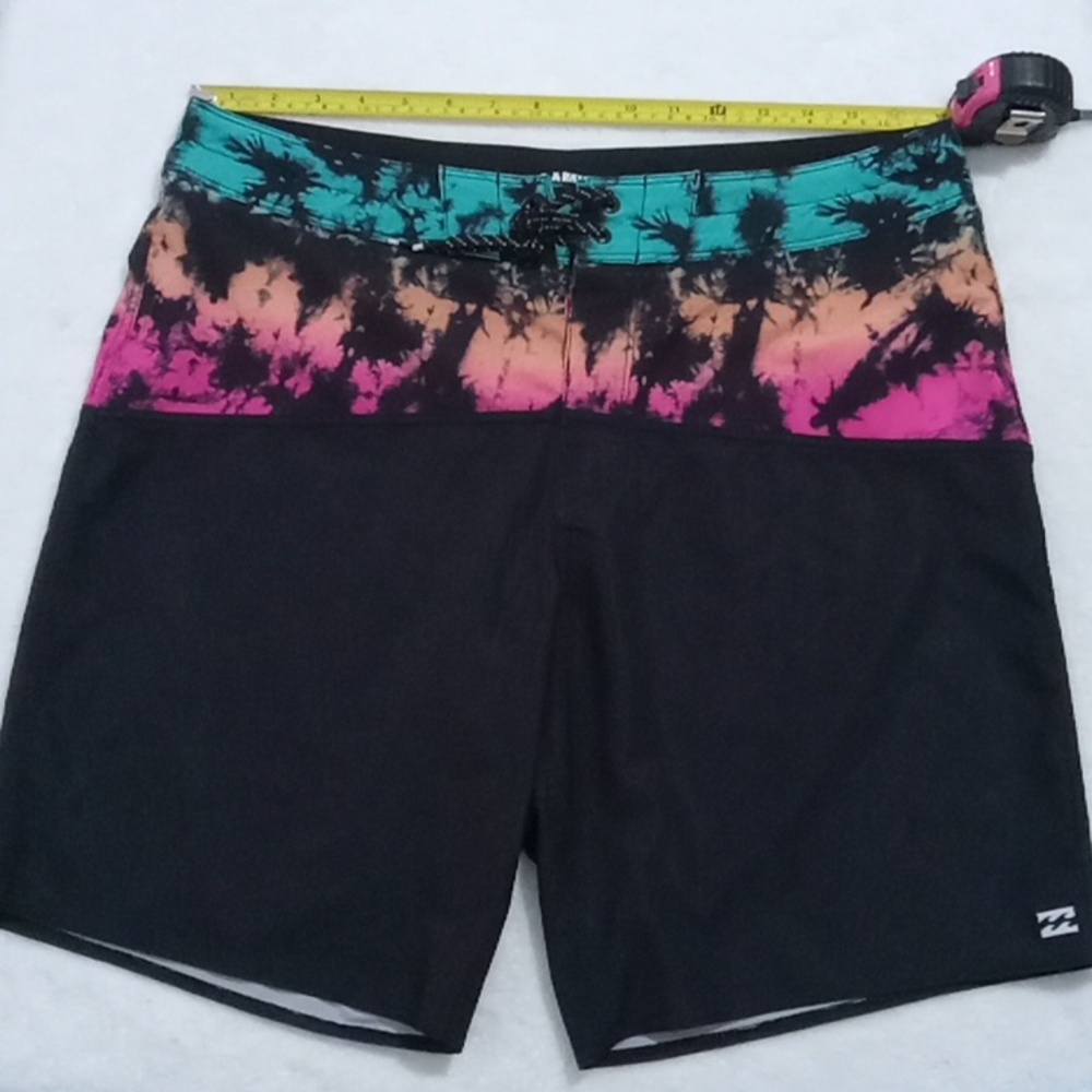 Billabong swim shorts recycler fifty50 pro, size 34 tropical sunset on black